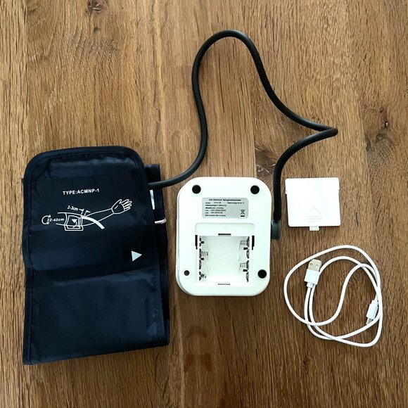 Brand NEW Automatic Digital upper arm Blood pressure monitor. - Picture 5 of 10